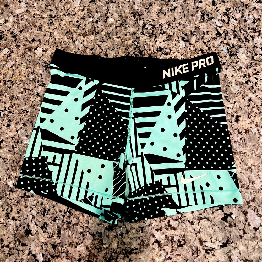 SOLD- NIKE Pro 3in Compression Shorts Teal Black Geometric Print Size L